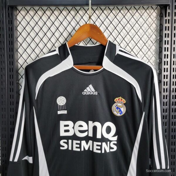 Retro 06-07 Real Madrid Third Long Sleeve Jersey - Image 6