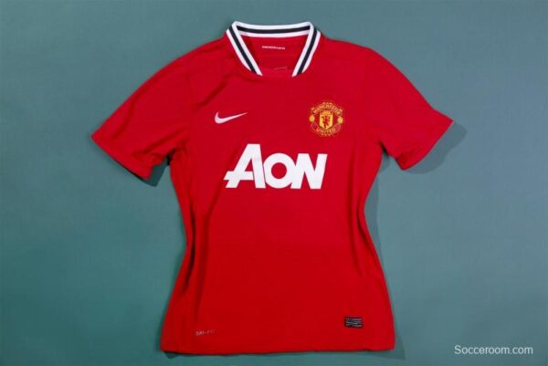 RETRO 11/12Manchester United Home Soccer Jersey - Image 9