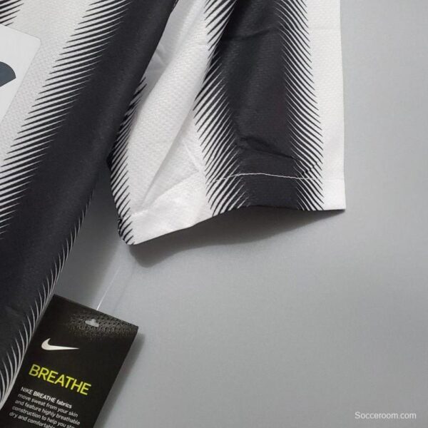 Retro 10/11 Juventus Home Jersey - Image 2