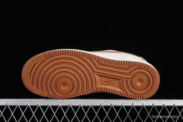 Nike Air Force 1'07 Low Casual Sneakers - Image 3