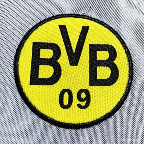 Retro 00/01 Borussia Dortmund Away Grey Jersey - Image 3