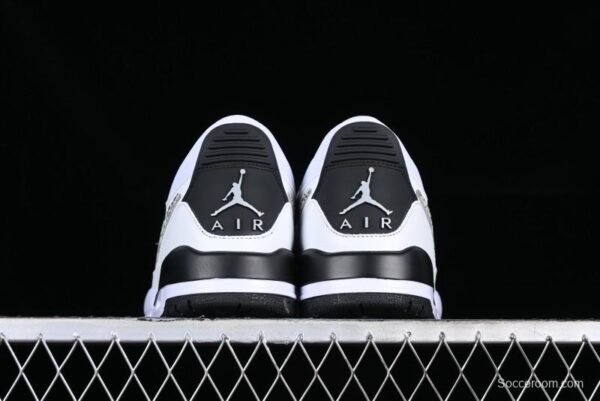 Air Jordan Legacy AJ312 Low Sneakers - Image 4