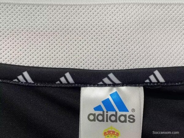 Retro 01/02 Real Madrid Away Black Jersey - Image 2