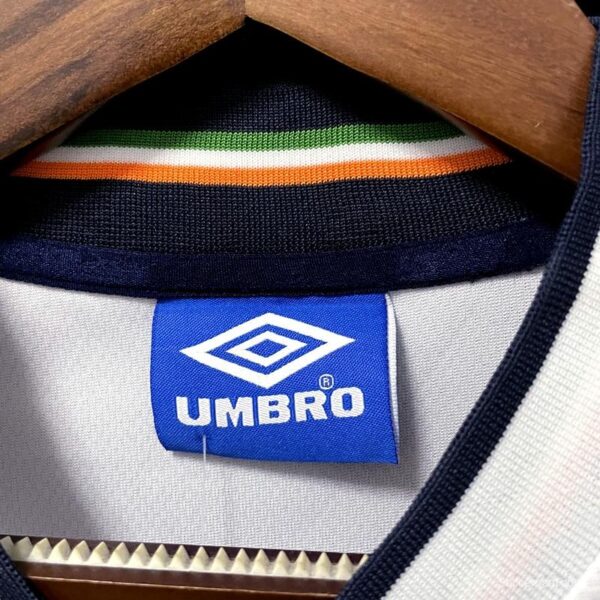 Retro 2002 Ireland Away Soccer Jersey - Image 7
