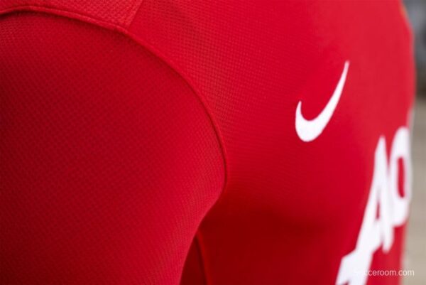 RETRO 11/12Manchester United Home Soccer Jersey - Image 14