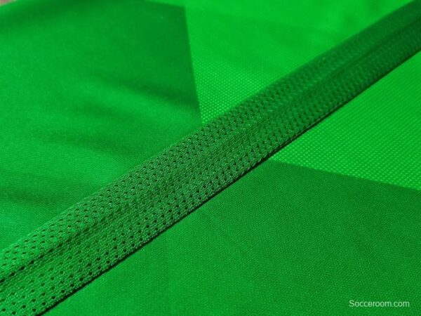 Retro 2020 Brazil Green Training Jersey - Image 2