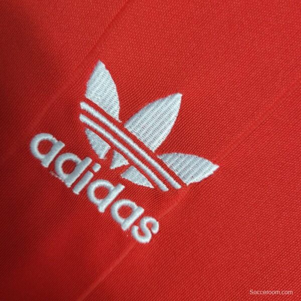 Retro 83/84 Manchester United Home Jersey - Image 2