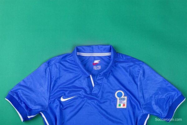 Retro 1998 Italy Home Soccer Jersey - Image 4
