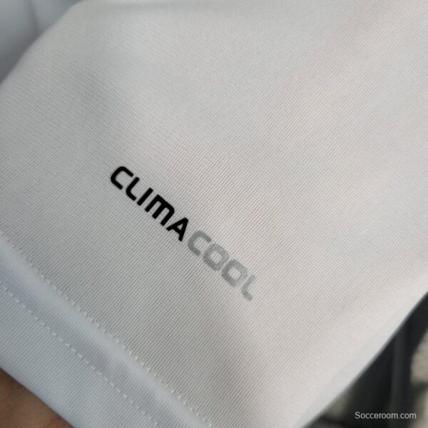 Retro 09/10 Real Madrid Home Jersey - Image 3