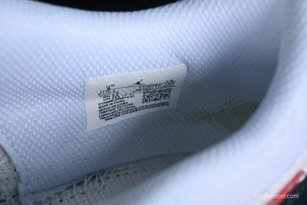 Air Jordan Legacy AJ312 Low Sneakers - Image 12
