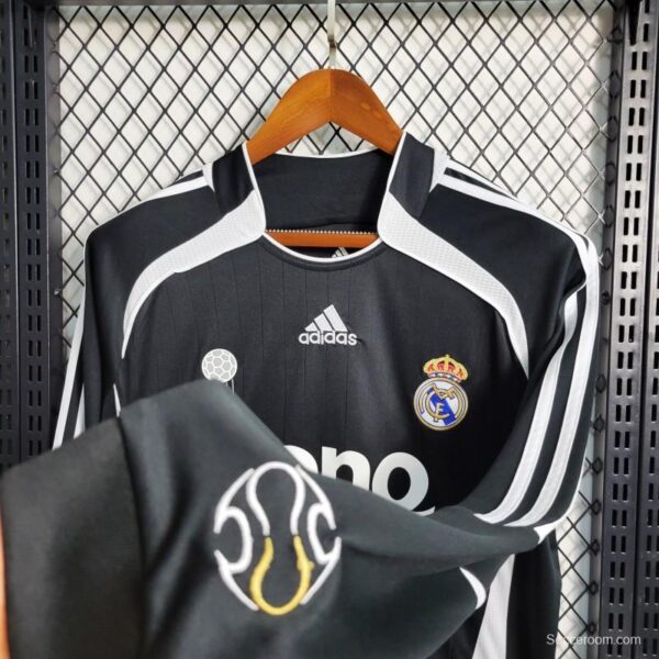 Retro 06-07 Real Madrid Third Long Sleeve Jersey - Image 4
