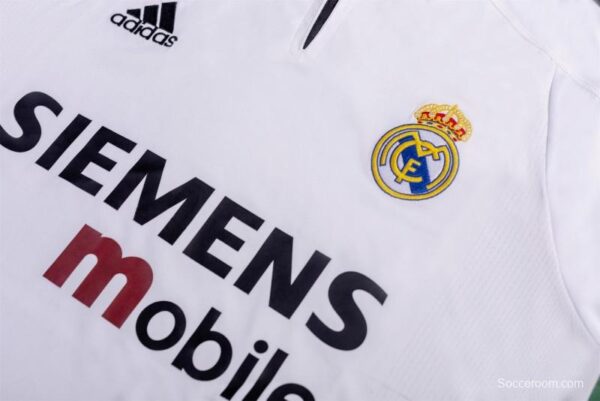 Retro 03/04 Real Madrid Home Jersey - Image 5
