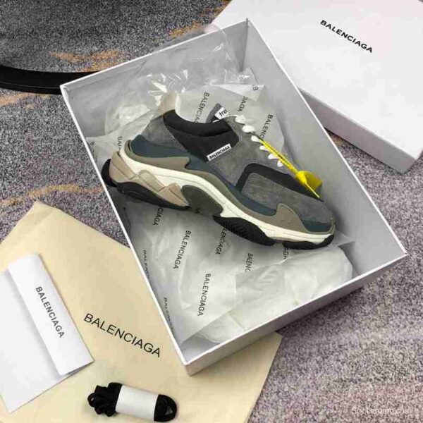 Men Balenciaga Triple-S 2 Darkgray Sneaker - Image 3