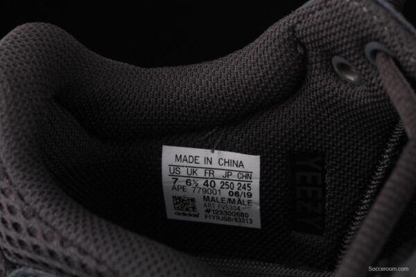 Adidas Yeezy Boost 700V2 Utility Black FV5304 coconut 7003M reflective black rubber running shoes - Image 3