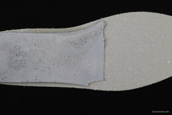 Peaceminusone x Converse PEACEMINUSONE retired and returned to Cons to do the old classic daisy 163769C - Image 2