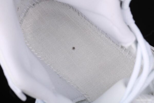 Air Jordan 11 Metallic Silver 11 Swarovski all over the sky AR0715-100 - Image 5