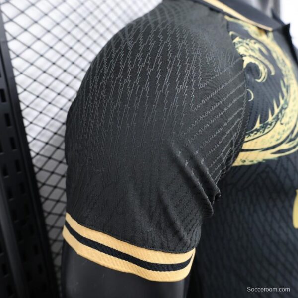 Player Version 24/25 Real Madrid Black/Golden Specail Jersey - Image 3