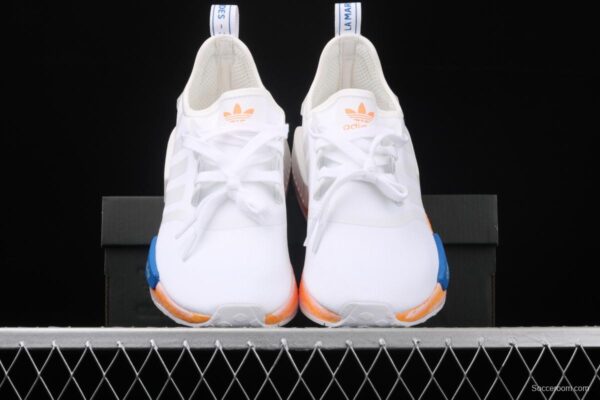 Adidas NMD R1 Boost FV7852's new really hot casual running shoes - Image 11