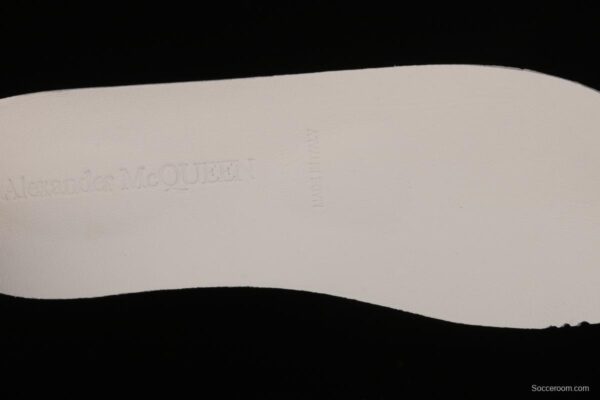 Alexander McQueen White and Green drop Molding - Image 3