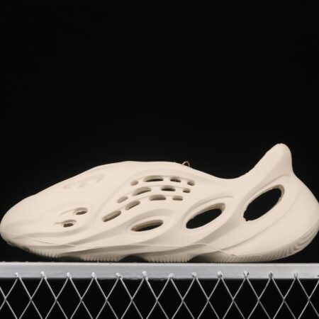 Adidas Yeezy Foam Runner Ararat integrated injection molding coconut hole shoes desert ash