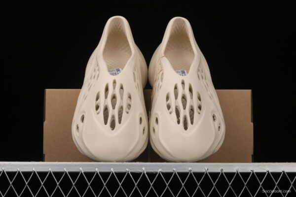 Adidas Yeezy Foam Runner Ararat integrated injection molding coconut hole shoes desert ash - Image 9