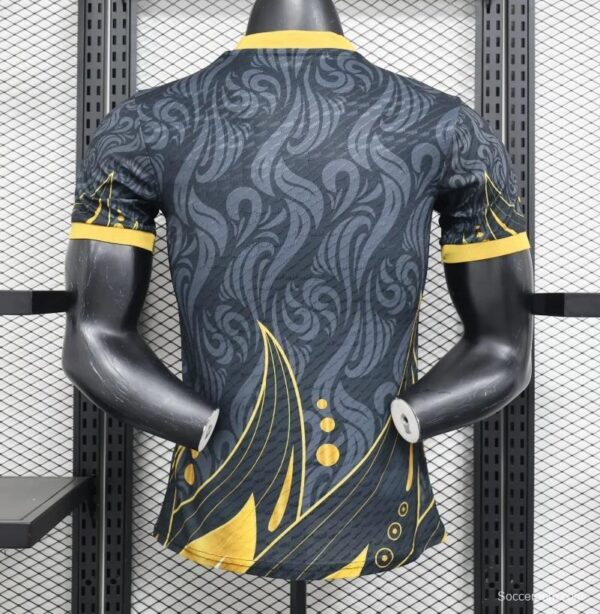 Player Version 24/25 Real Madrid Black/Golden Special Jersey - Image 2