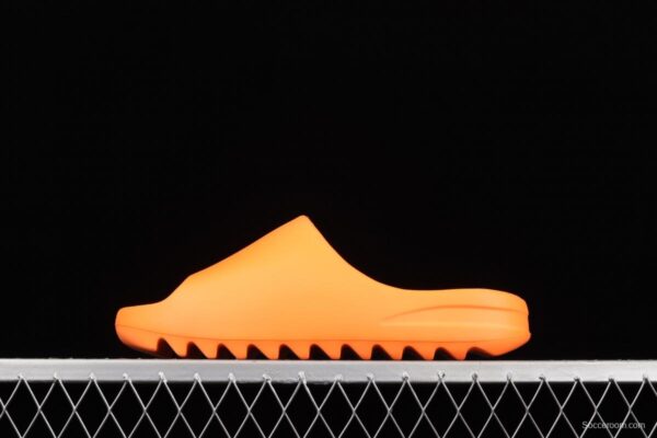 Kanye West x Yeezy Slide Resin GZ0953 - Image 9