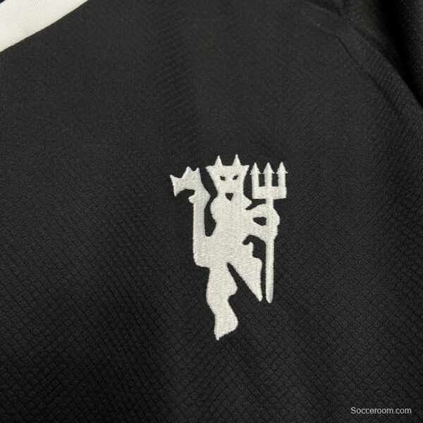 24/25 Manchester United Fourth Goalkeeper Jersey - Image 8