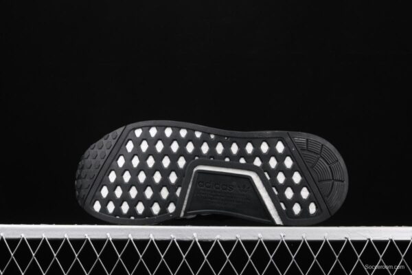 Adidas NMD R1 Boost FV7307's new really hot casual running shoes - Image 14