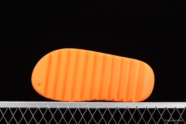 Kanye West x Yeezy Slide Resin GZ0953 - Image 7