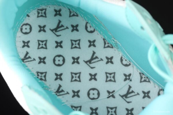 Authentic LV 2021ss early spring fashion catwalk sneakers 400N Light Green - Image 4