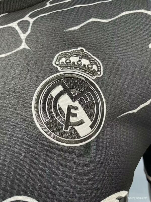 Player Version 24/25 Real Madrid Black Panther Special Jersey - Image 4