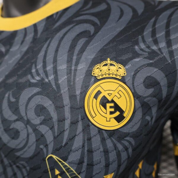 Player Version 24/25 Real Madrid Black/Golden Special Jersey - Image 3