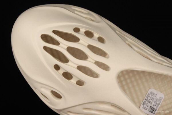 Adidas Yeezy Foam Runner Ararat FY4567 integrated injection molding coconut hole shoes desert ash - Image 5