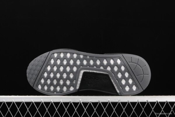 Adidas NMD R1 Boost FV1733's new really hot casual running shoes - Image 14
