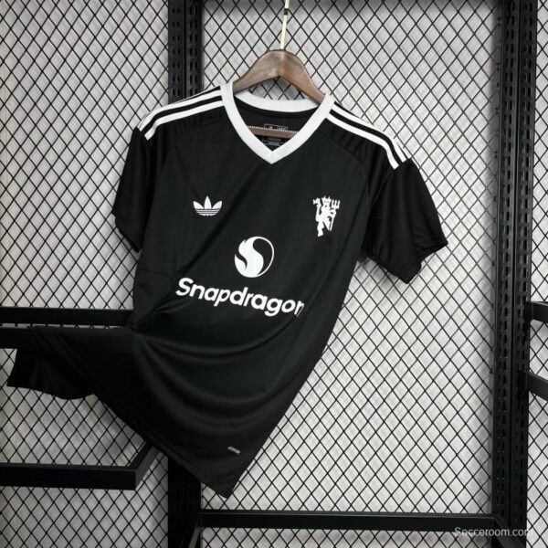 24/25 Manchester United Fourth Goalkeeper Jersey - Image 2