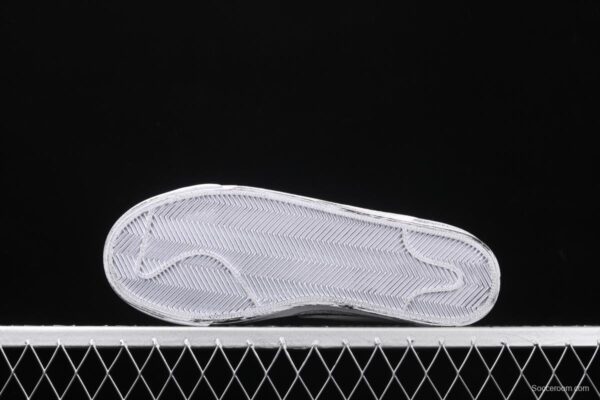 Peaceminusone x NIKE Blazer Low Le co-branded trailblazer graffiti casual board shoes AQ3692-001 - Image 13