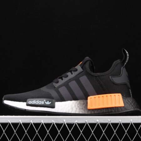 Adidas NMD R1 Boost FW0183's new really hot casual running shoes