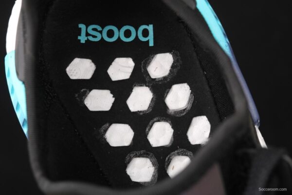 Adidas NMD R1 Boost FW4365's new really hot casual running shoes - Image 3