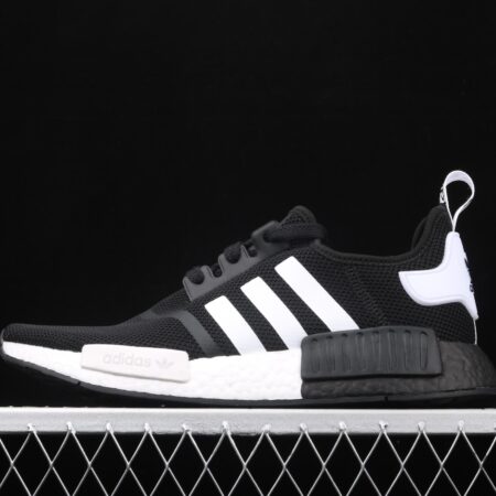 Adidas NMD R1 Boost B8031 really awesome casual running shoes