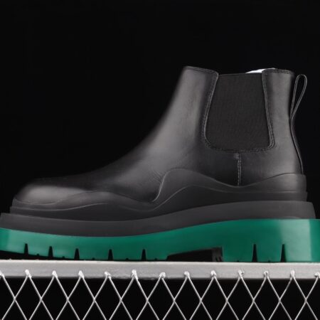 Casual leather boots in Bottega Veneta