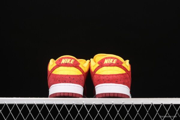 NIKE SB DUNK Low Trd Qs crayfish low-top casual skateboard shoes 504750-660 - Image 13
