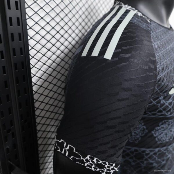 Player Version 24/25 Real Madrid Black Special Jersey - Image 6