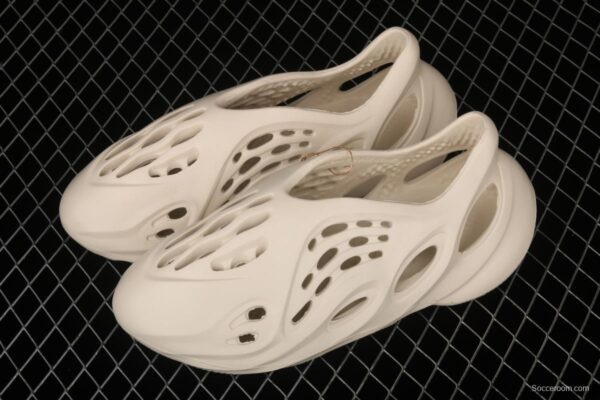 Adidas Yeezy Foam Runner Ararat integrated injection molding coconut hole shoes desert ash - Image 7