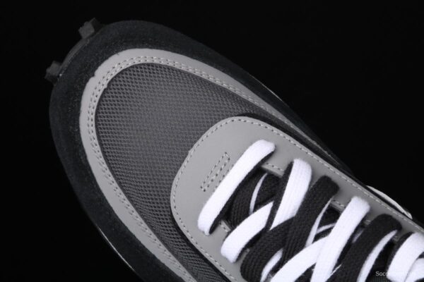 Sacai x NIKE LVD Waffle Daybreak co-signed catwalk style net gauze leather splicing double hook Swoosh running shoes BV0073-001 - Image 7