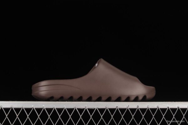 Kanye West x Yeezy Slide Resin G55495 Dark Brown - Image 11