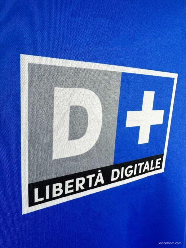 Retro 99/00 Juventus Away Blue Jersey - Image 5