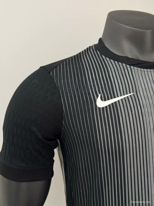Player Version 25/26 PSG Goalkeeper Black Jersey - Image 3
