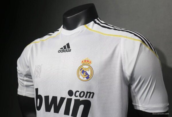 Player Version Retro 09/10 Real Madrid Home Jersey - Image 5