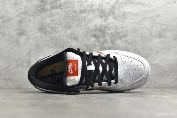 NK SB Dunk Low Pro QS Roswell Raygun - Image 8